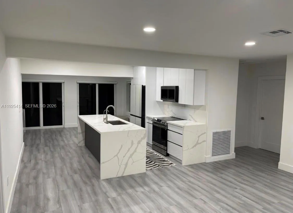 3 bedroom 2 bath for sale at 7571 Juniper St, Miramar FL 33023