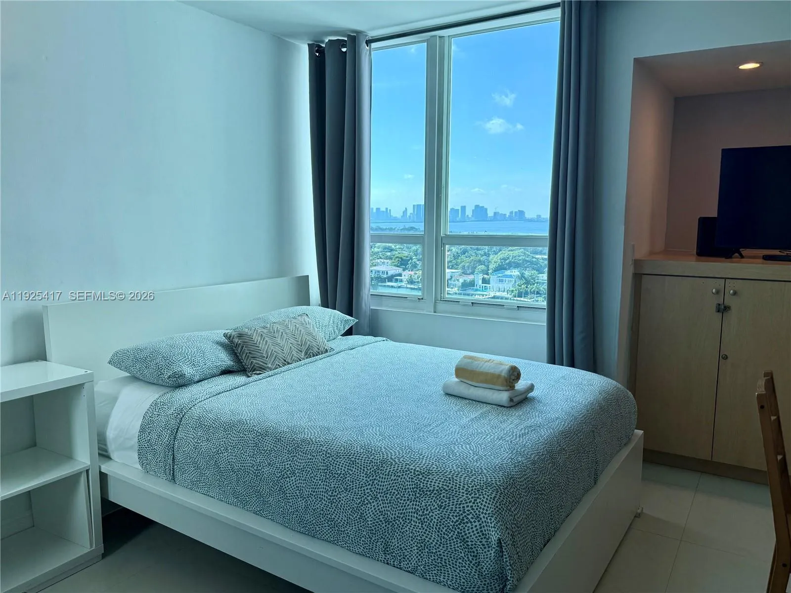 5445 Collins Ave # 1504, Miami Beach FL 33140