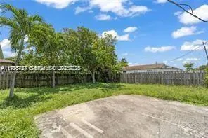 303 NW 7th St # 2, Hallandale Beach FL 33009