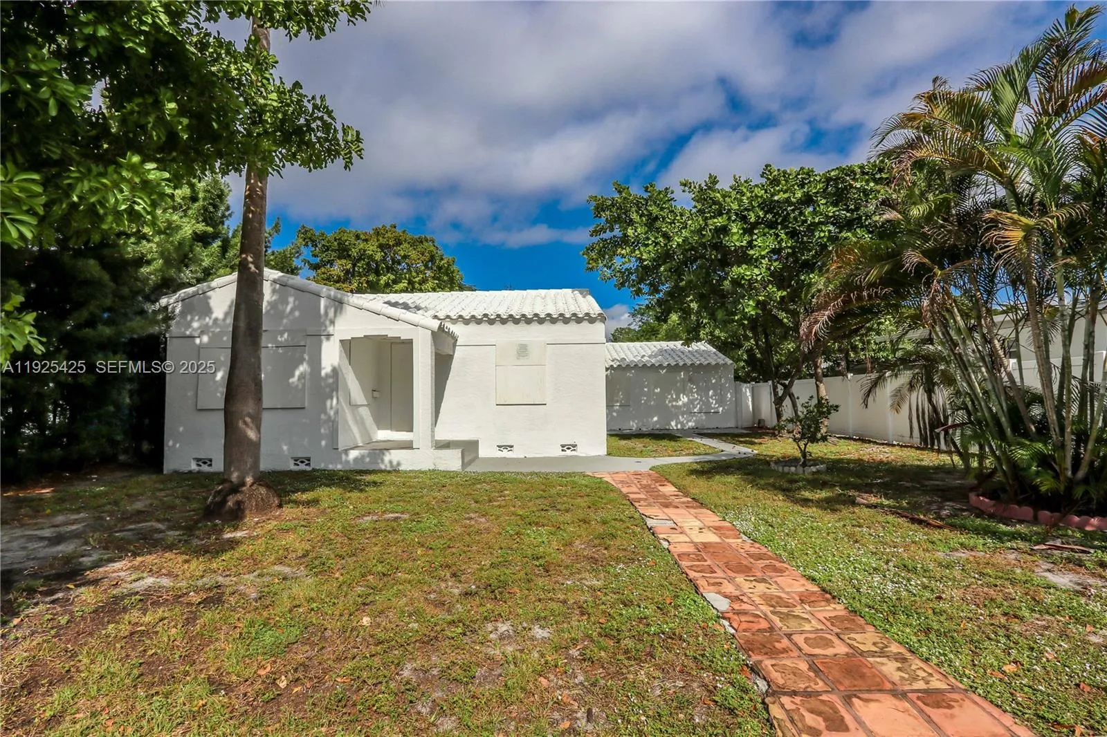 2015 Washington St, Hollywood FL 33020