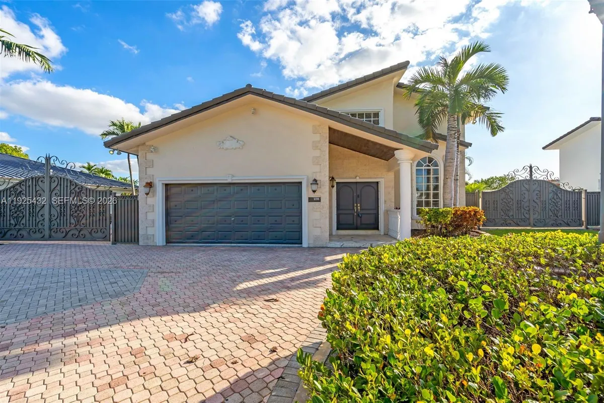 10298 NW 130th St, Hialeah Gardens FL 33018