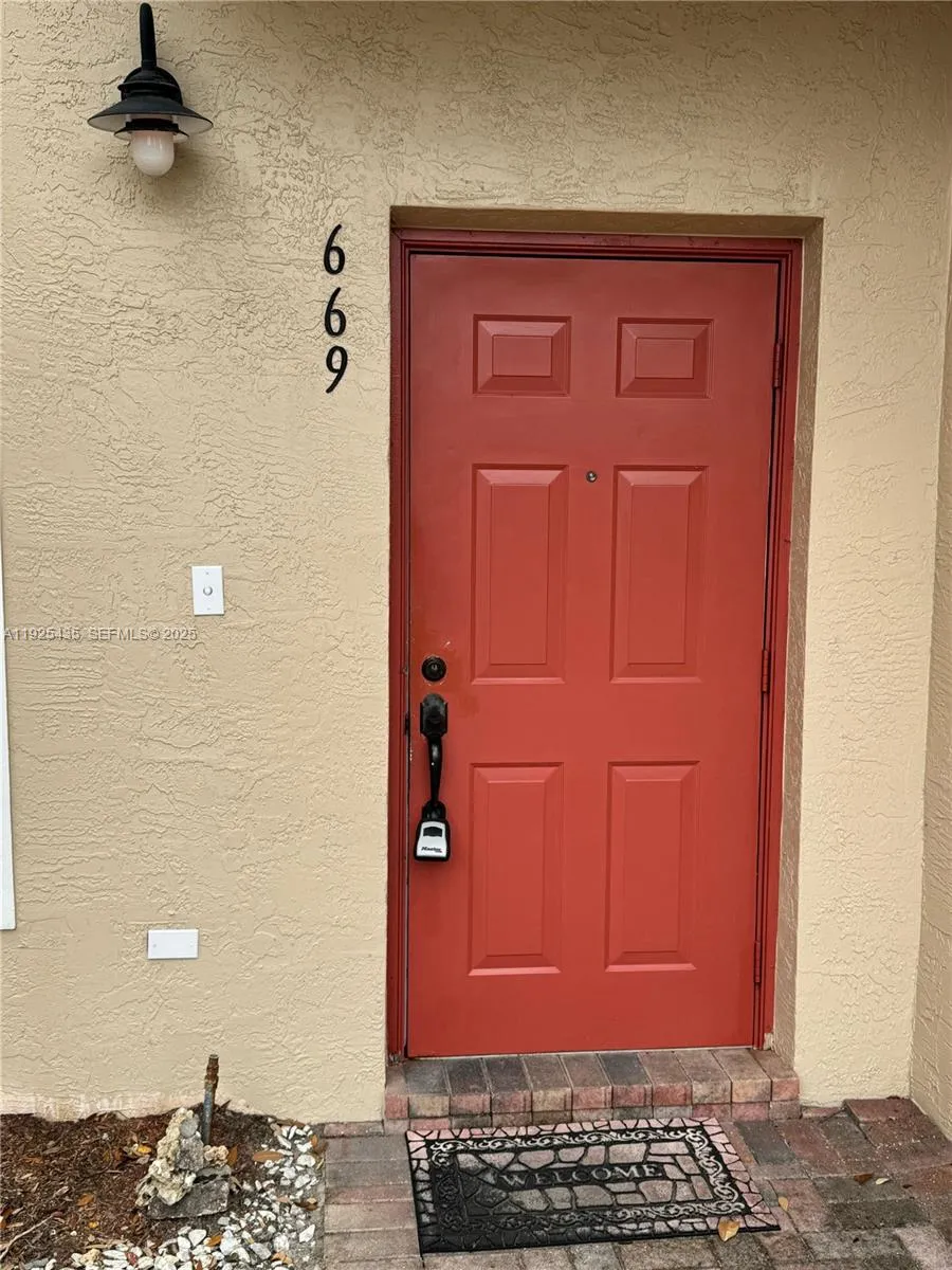 2 bedroom 2 bath for sale at 669 NW 42nd Ave, Plantation FL 33317