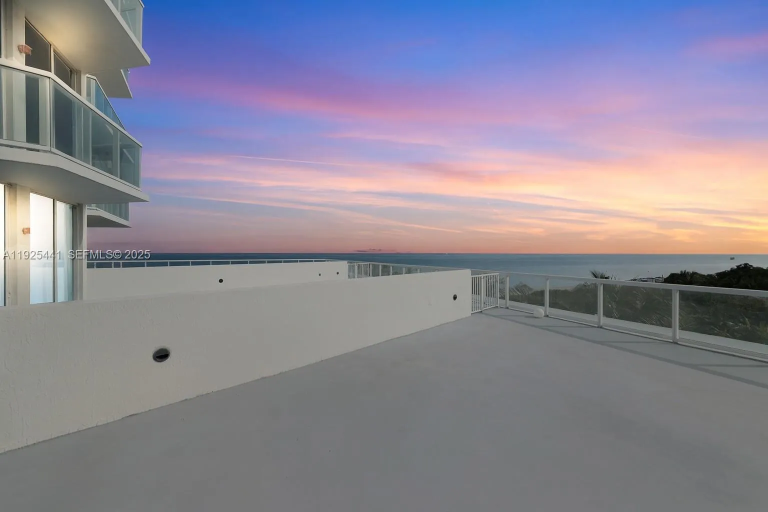 1 bedroom 1 bath for sale at 6515 Collins Ave # 605, Miami Beach FL 33141