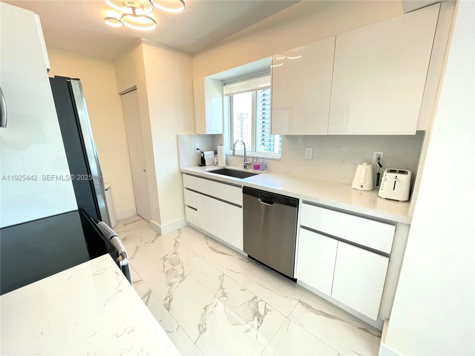 5900 Collins Ave # 1104, Miami Beach FL 33140