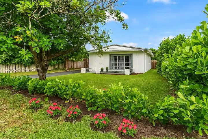 909 NE 7th St, Pompano Beach FL 33060