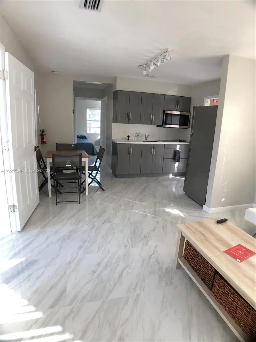 1938 Sheridan St REAR, Hollywood FL 33020