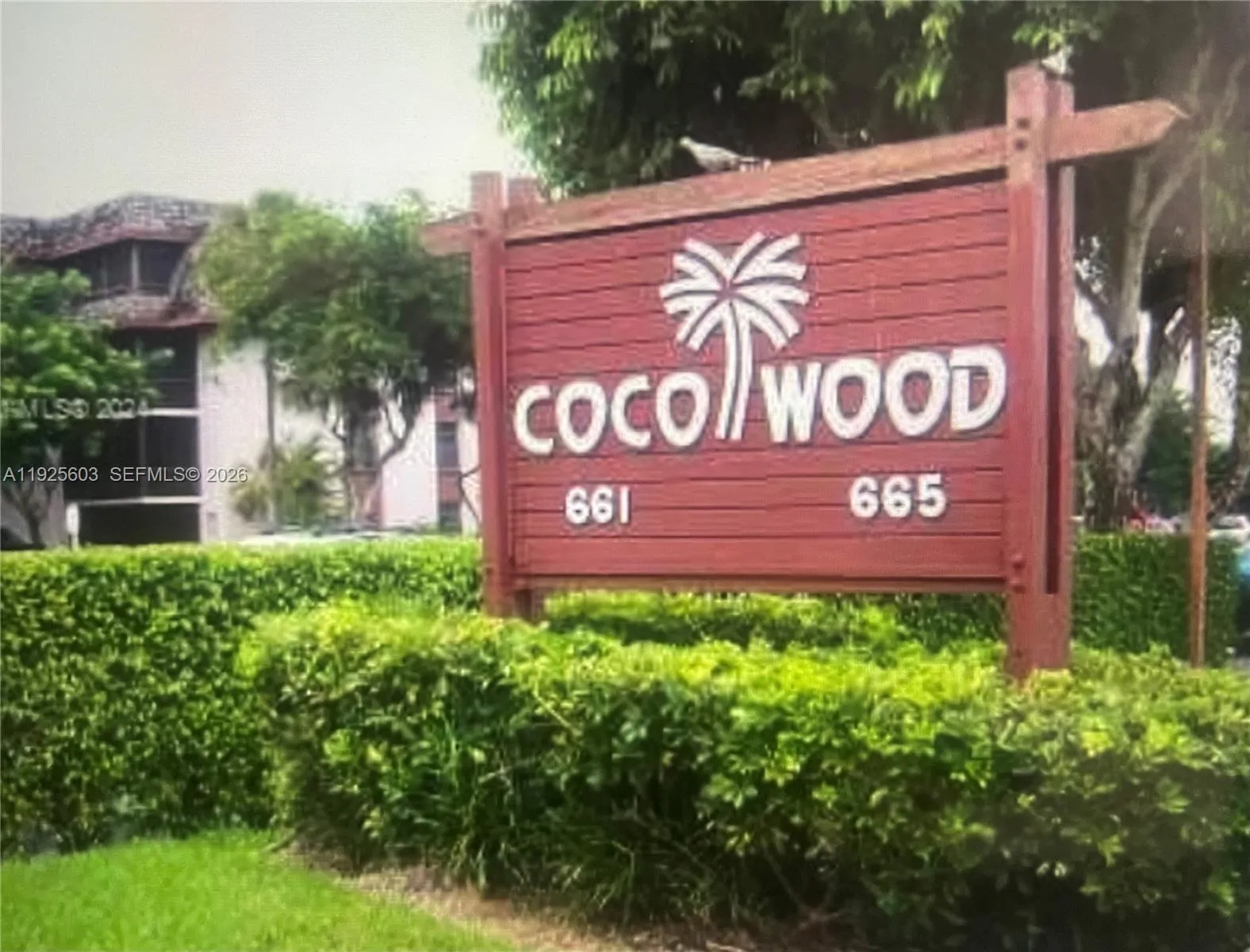 2 bedroom 2 bath for sale at 661 NE 195th St # 309, Miami FL 33179