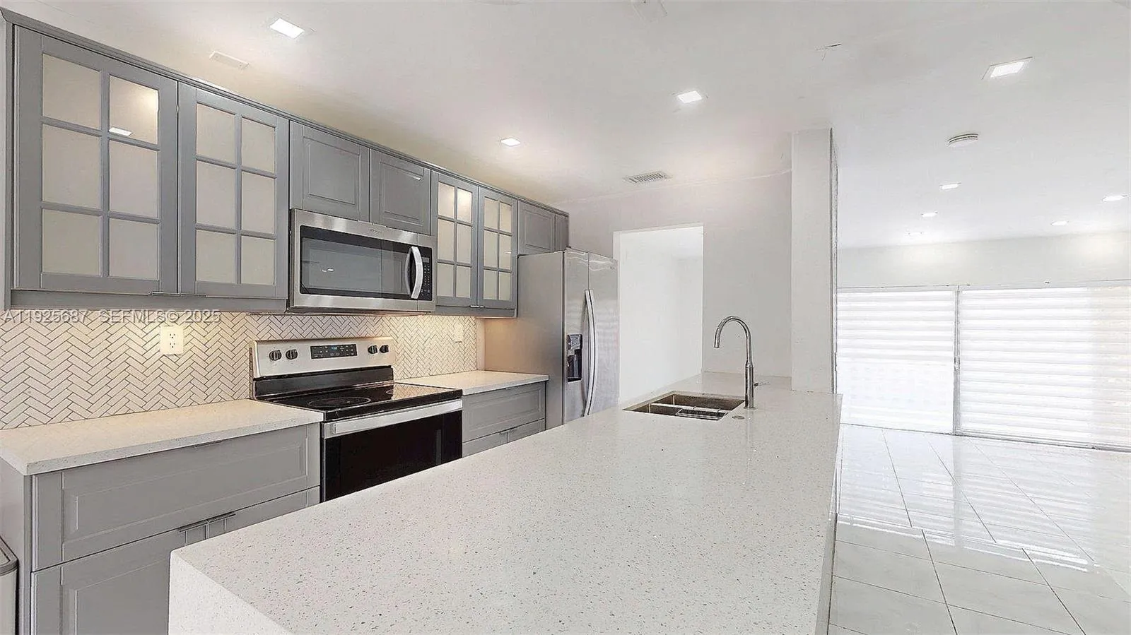 8212 NW 8th Pl # 2, Plantation FL 33324
