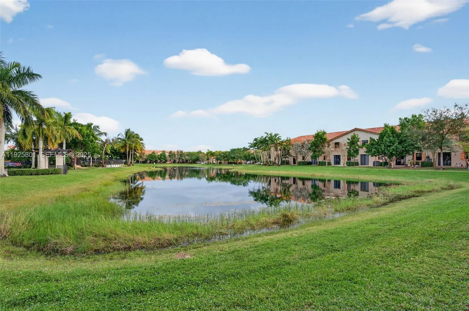 6978 Broadland Way, Coconut Creek FL 33073