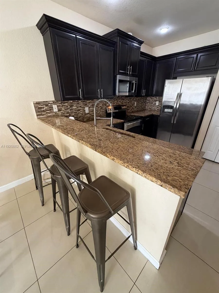 9820 NW 88th St, Doral FL 33178