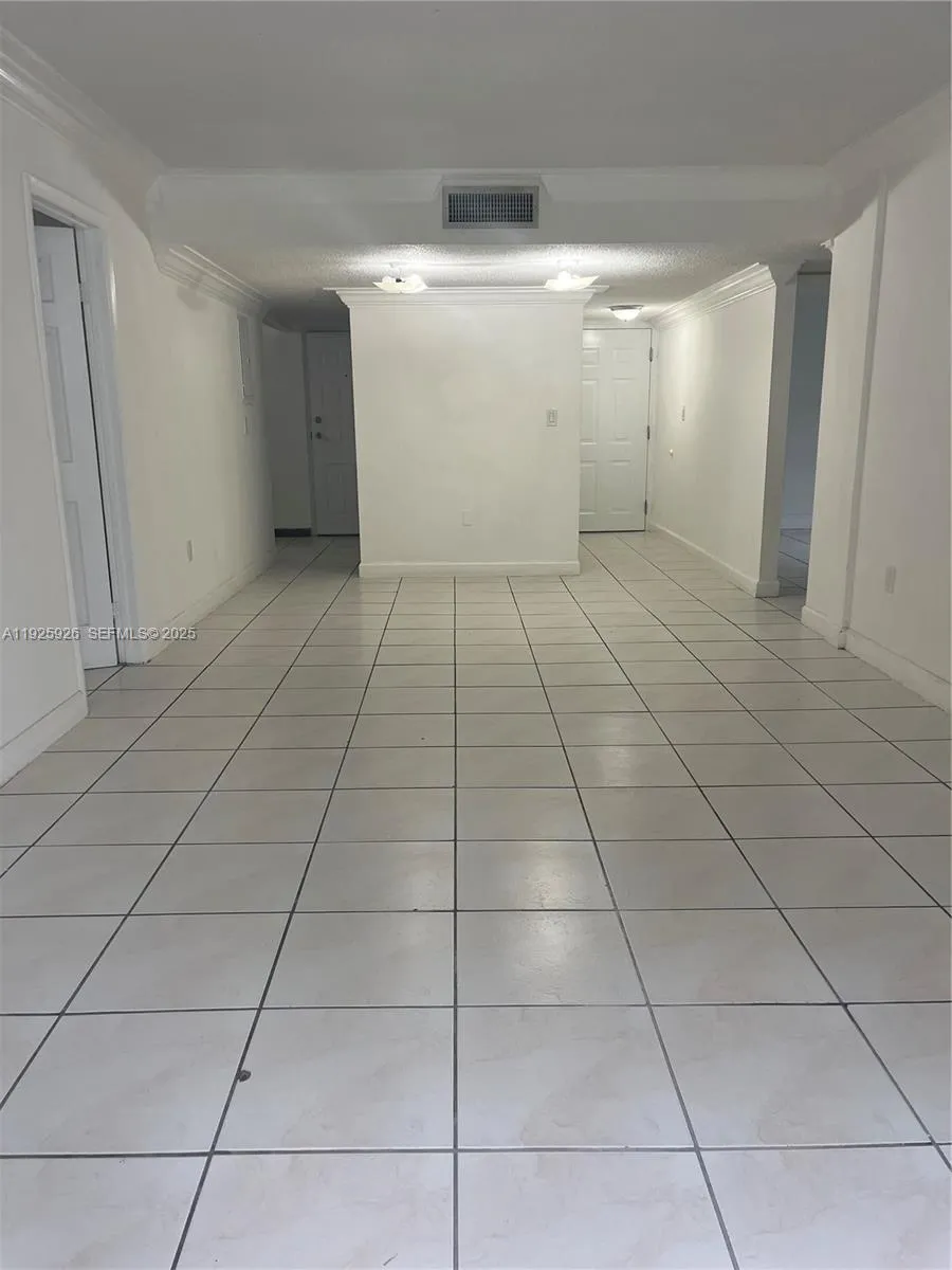 10000 nw 80 ct # 2301, Hialeah Gardens FL 3301