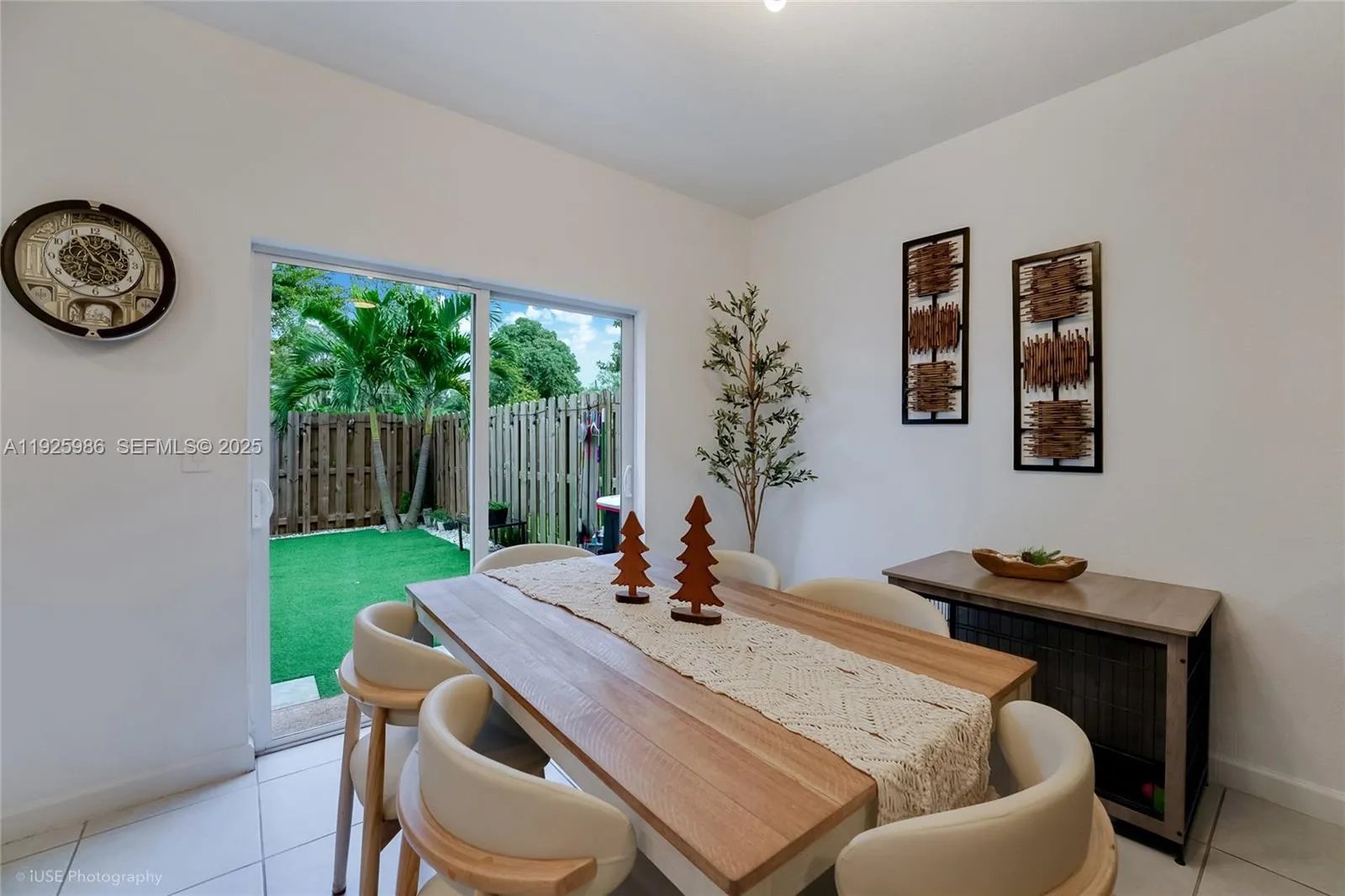 12453 NW 23rd Ct, Miami FL 33167