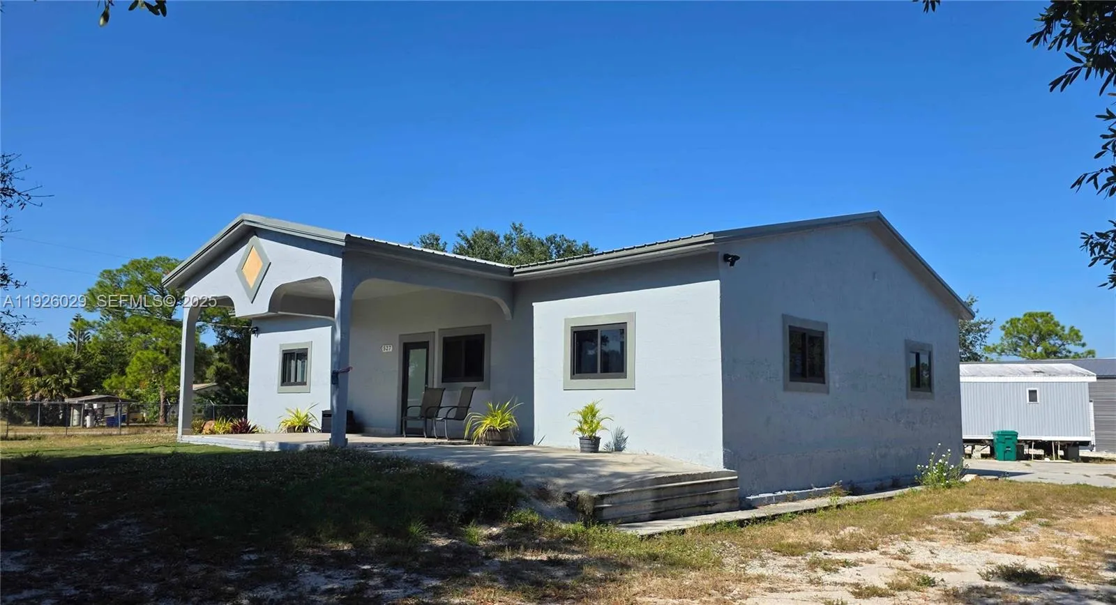 527 PERIMETER RD, La Belle FL 33440
