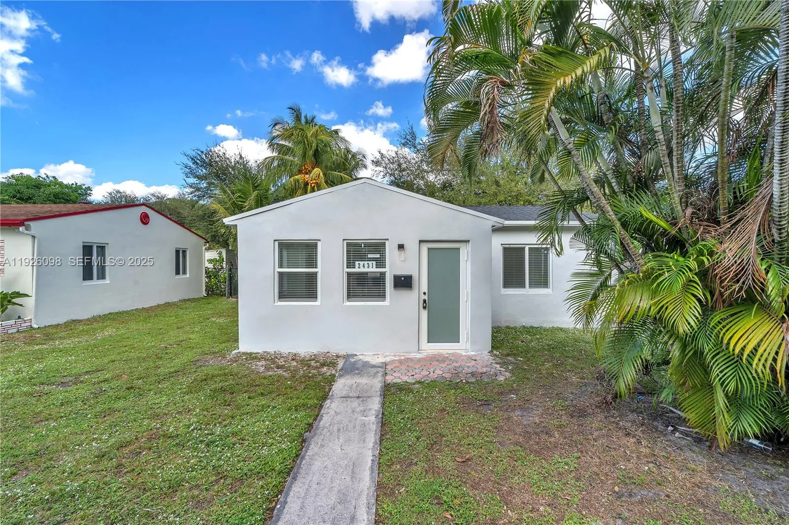 2431 Coolidge St, Hollywood FL 33020