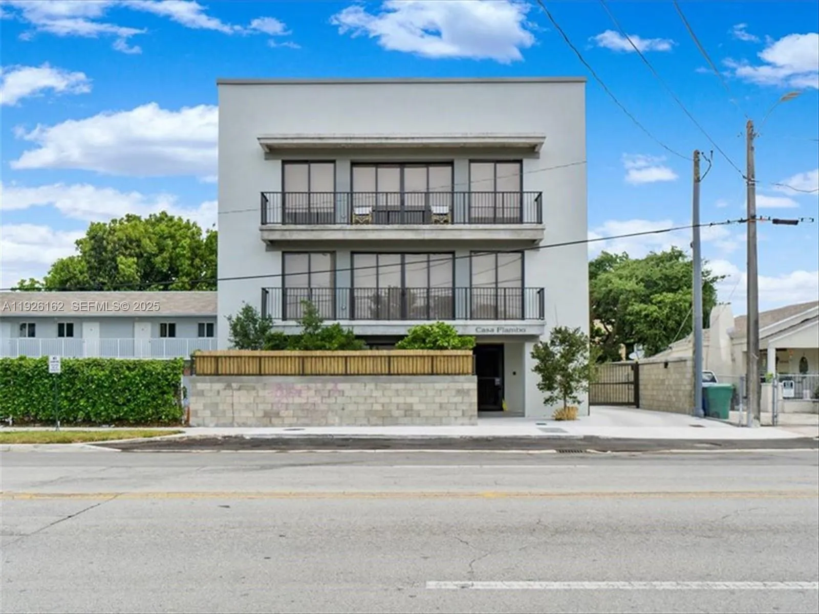 1053 NW 29th St, Miami FL 33127