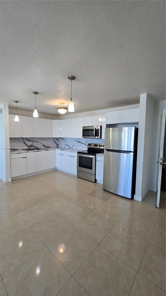 14830 Naranja Lakes Blvd, Homestead FL 33032