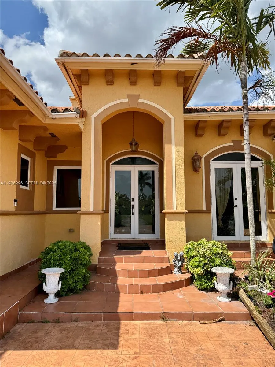 20401 SW 184th St, Miami FL 33187