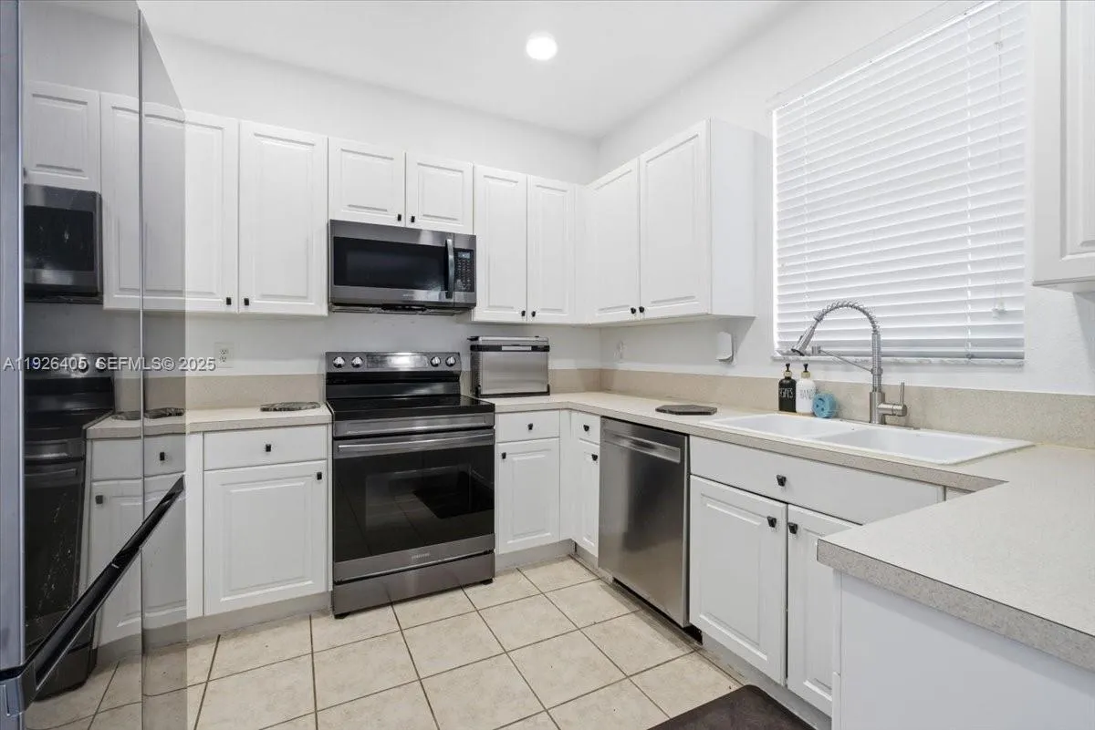15369 SW 8th Ln, Miami FL 33194