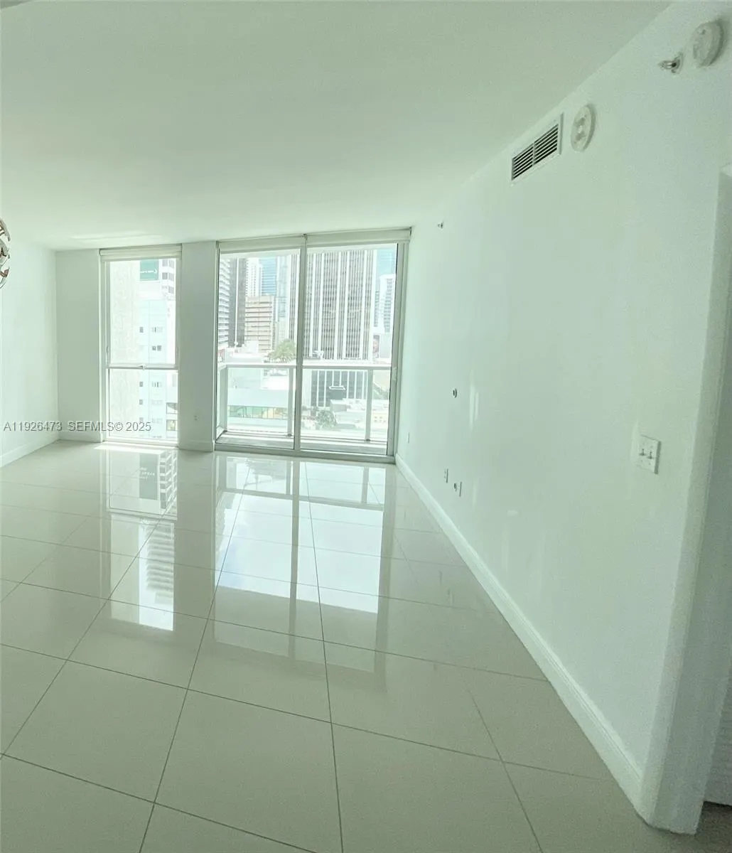 244 Biscayne Blvd # 1605, Miami FL 33132