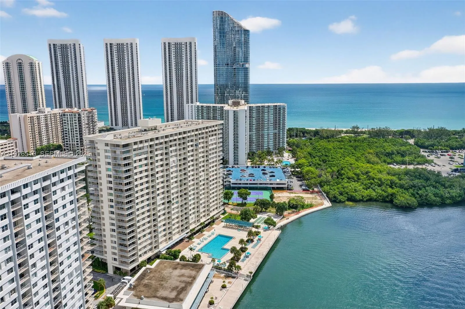 300 Bayview Dr # 202, Sunny Isles Beach FL 33160