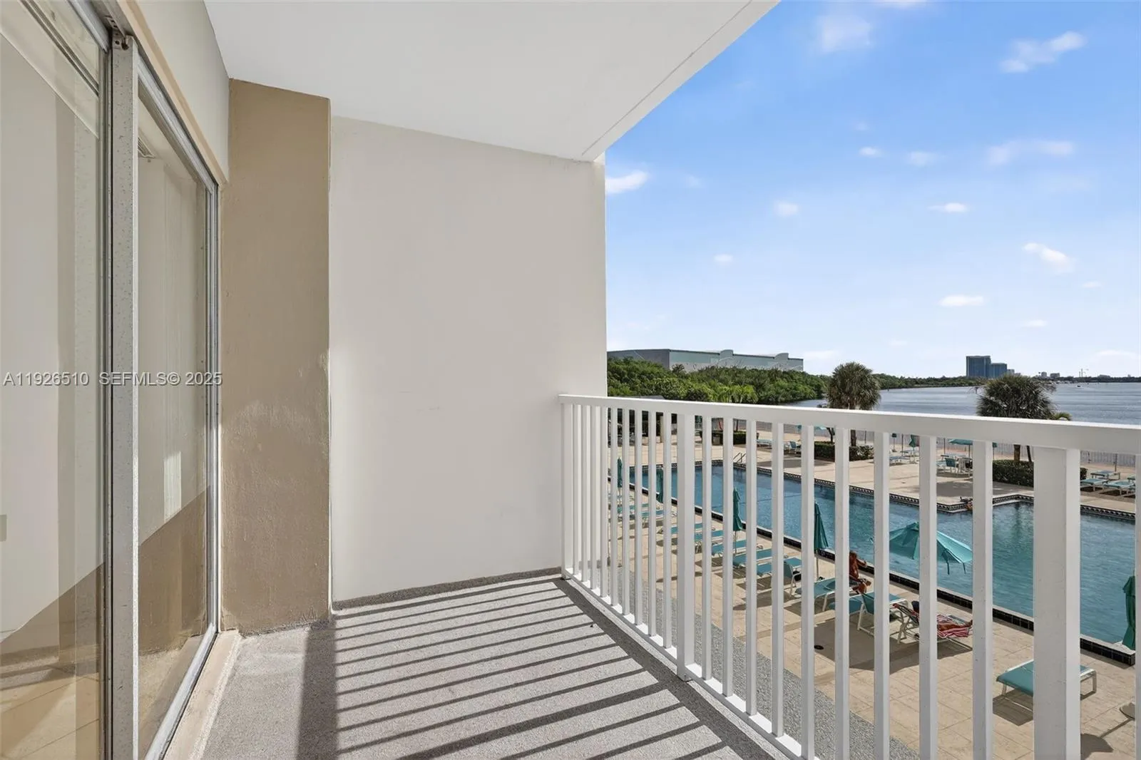 300 Bayview Dr # 202, Sunny Isles Beach FL 33160