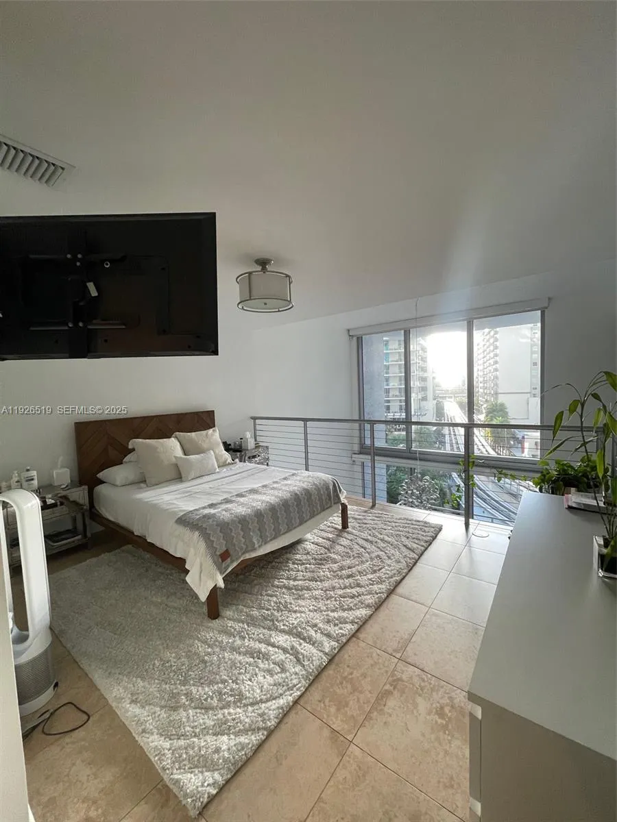 1 bedroom 2 bath for sale at 1050 Brickell Ave # 410, Miami FL 33131