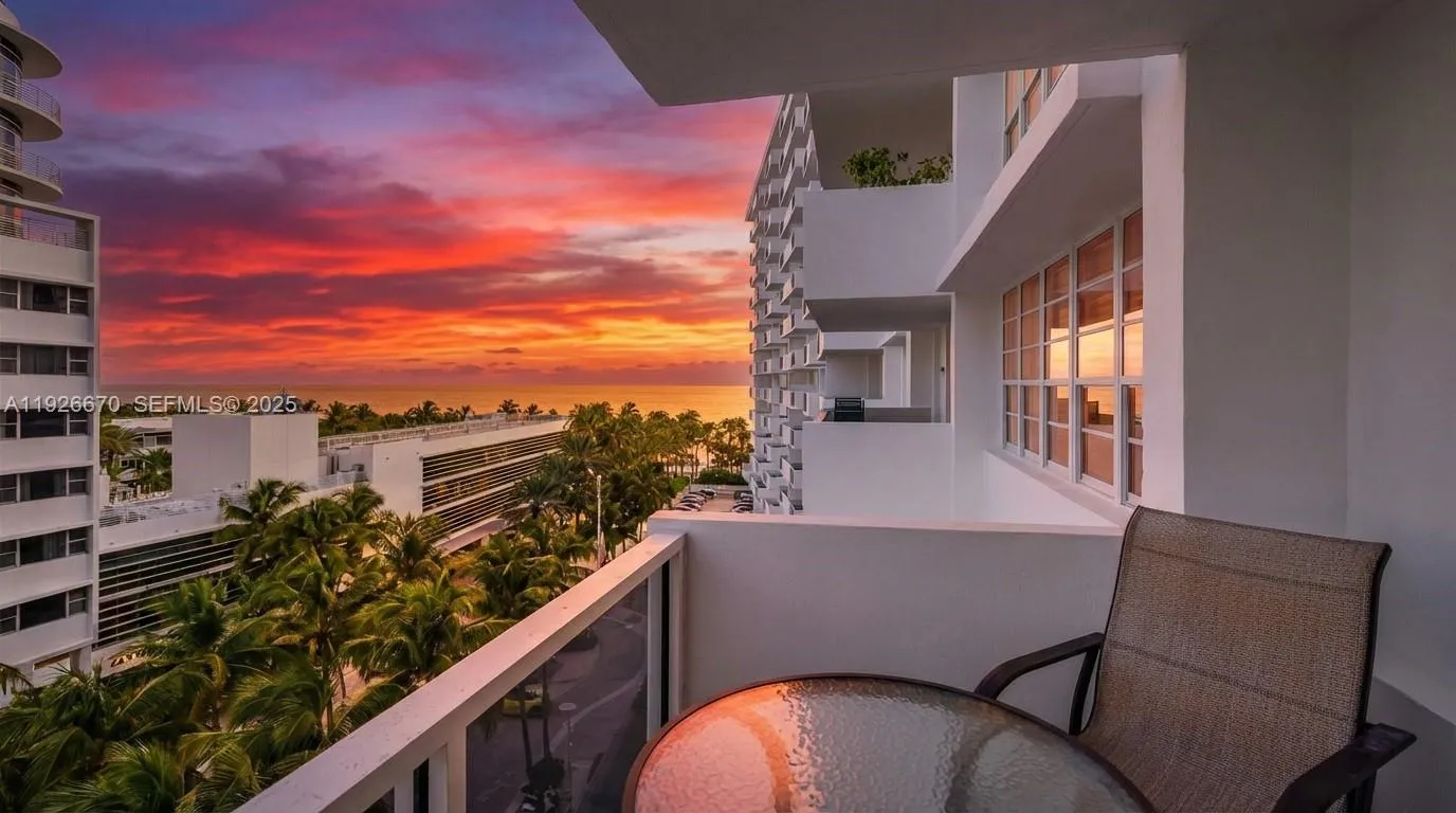 1 bedroom 1 bath for sale at 100 Lincoln Rd # 702, Miami Beach FL 33139