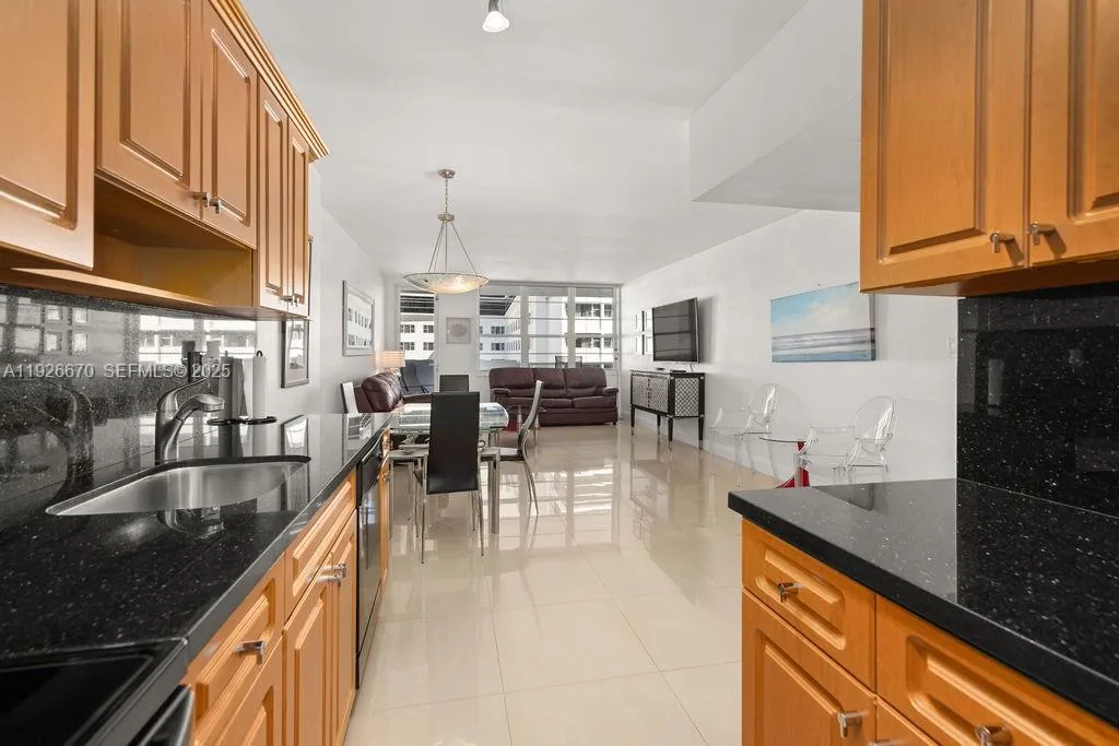 100 Lincoln Rd # 702, Miami Beach FL 33139