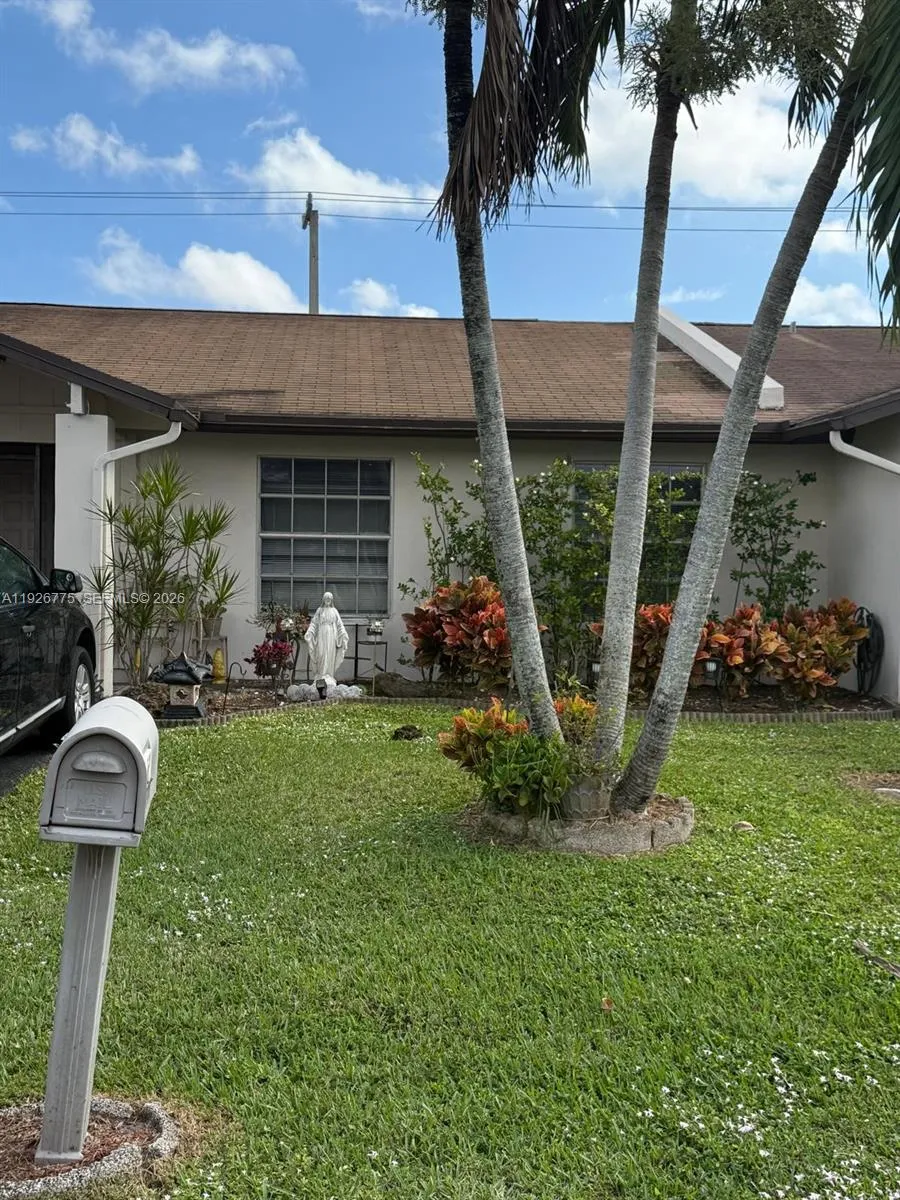 15708 Bottlebrush Cir, Delray Beach FL 33484