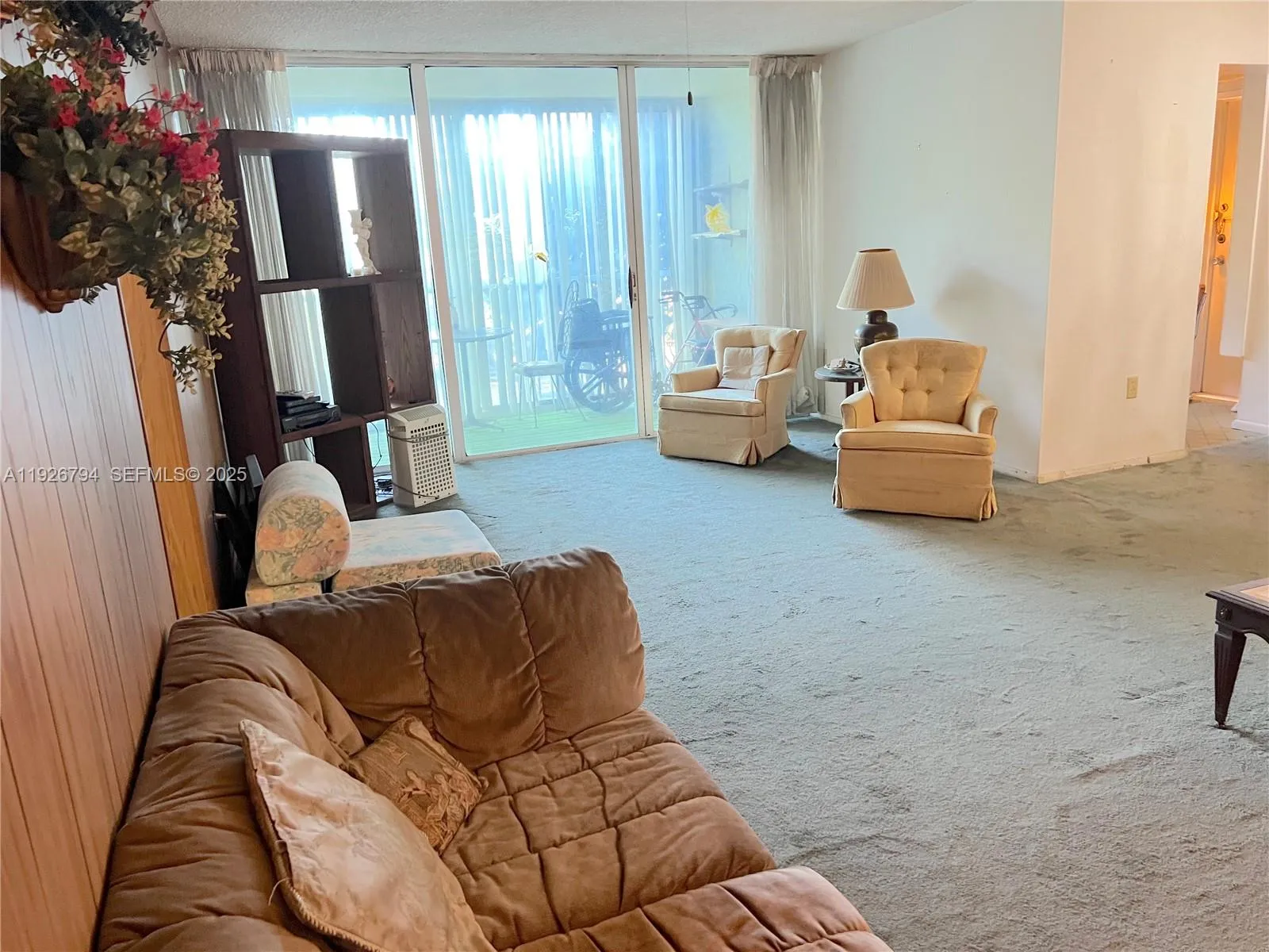 942 NE 199th St # 202, Miami FL 33179