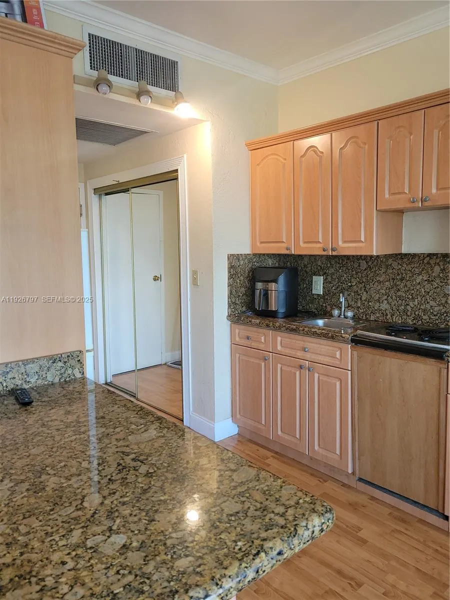 700 Biltmore Way # 915, Coral Gables FL 33134