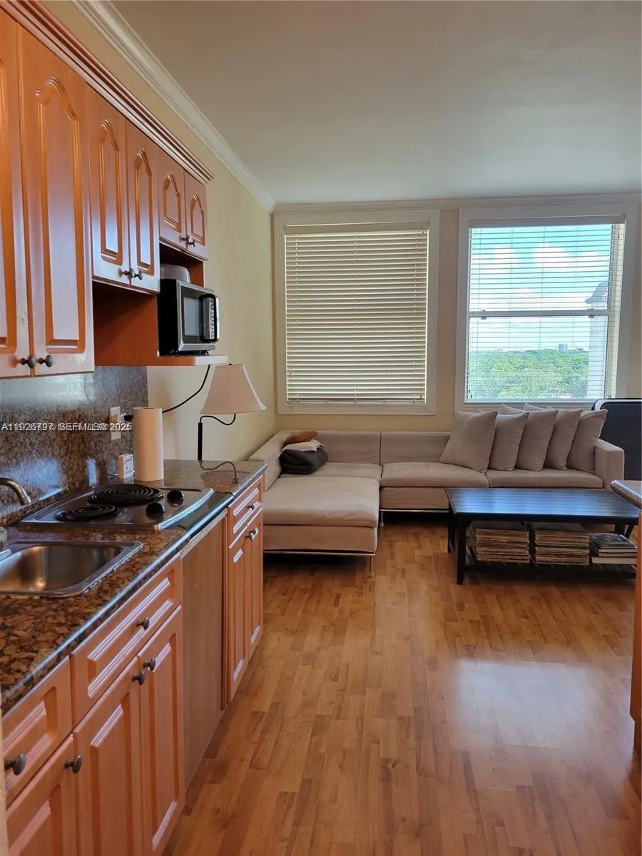 700 Biltmore Way # 915, Coral Gables FL 33134