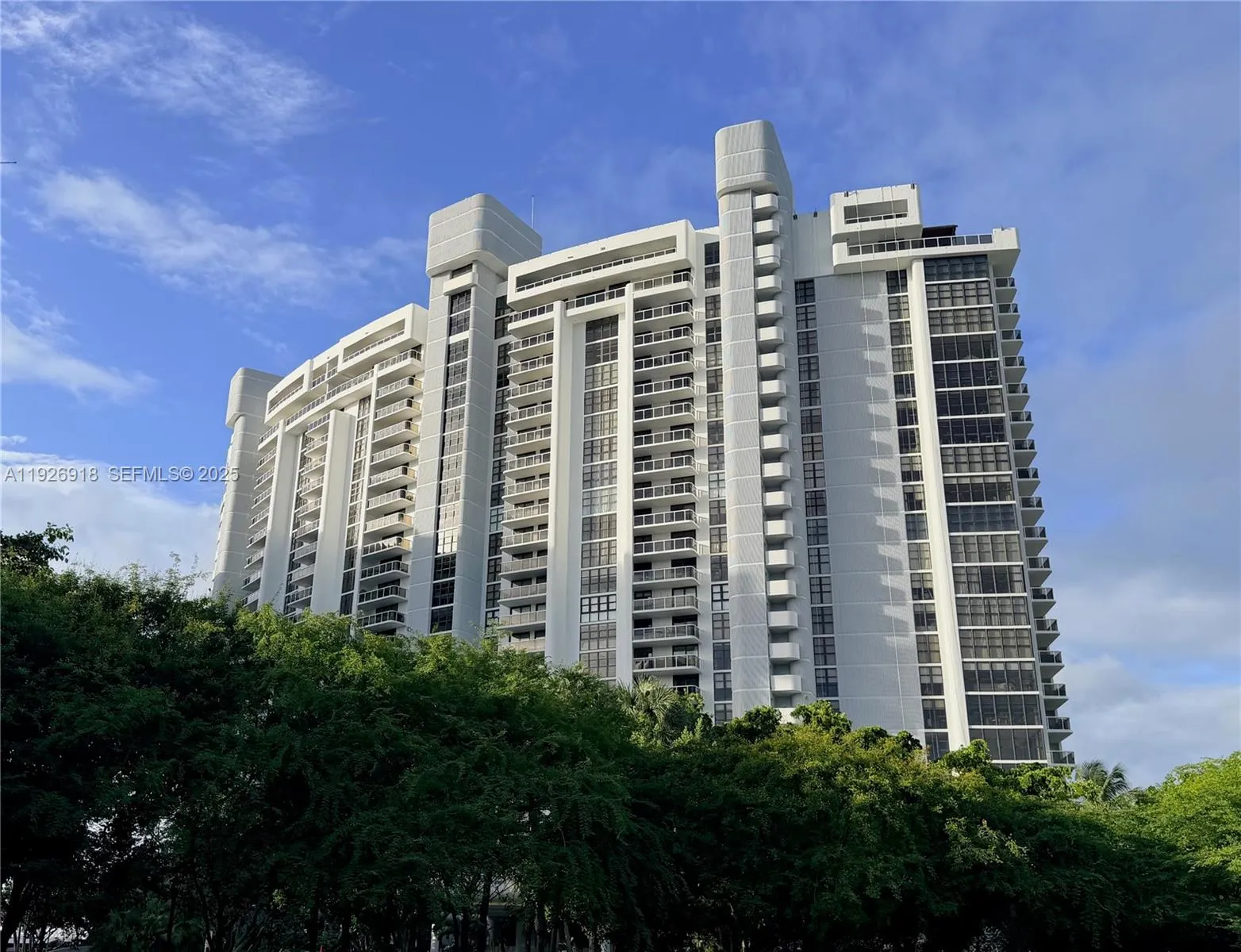 2 bedroom 2 bath for sale at 9 Island Ave # 415, Miami Beach FL 33139