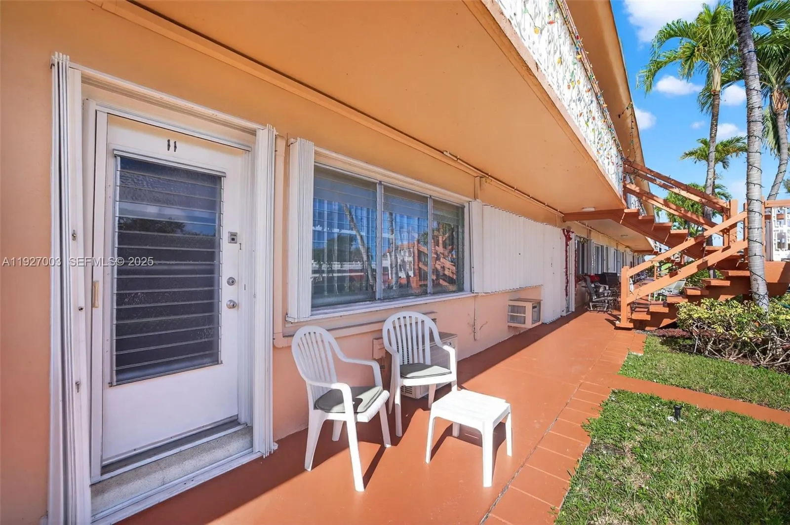 800 SW 10th Ter # 11T, Hallandale Beach FL 33009