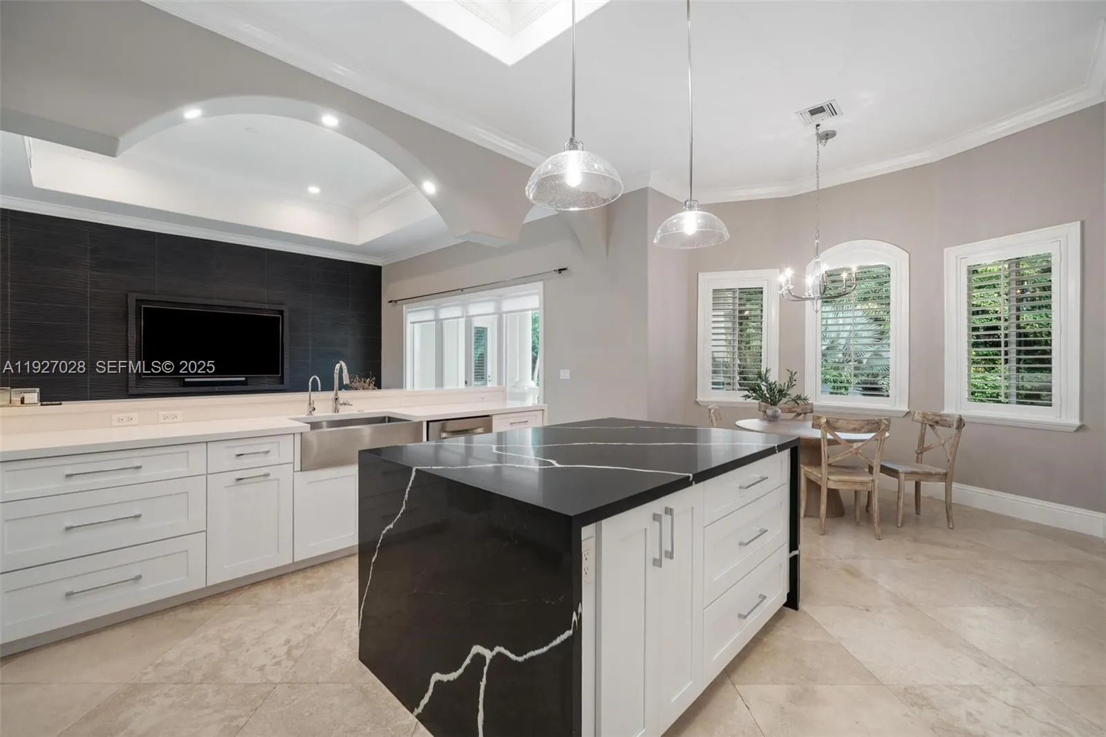 6890 SW 94th St, Pinecrest FL 33156