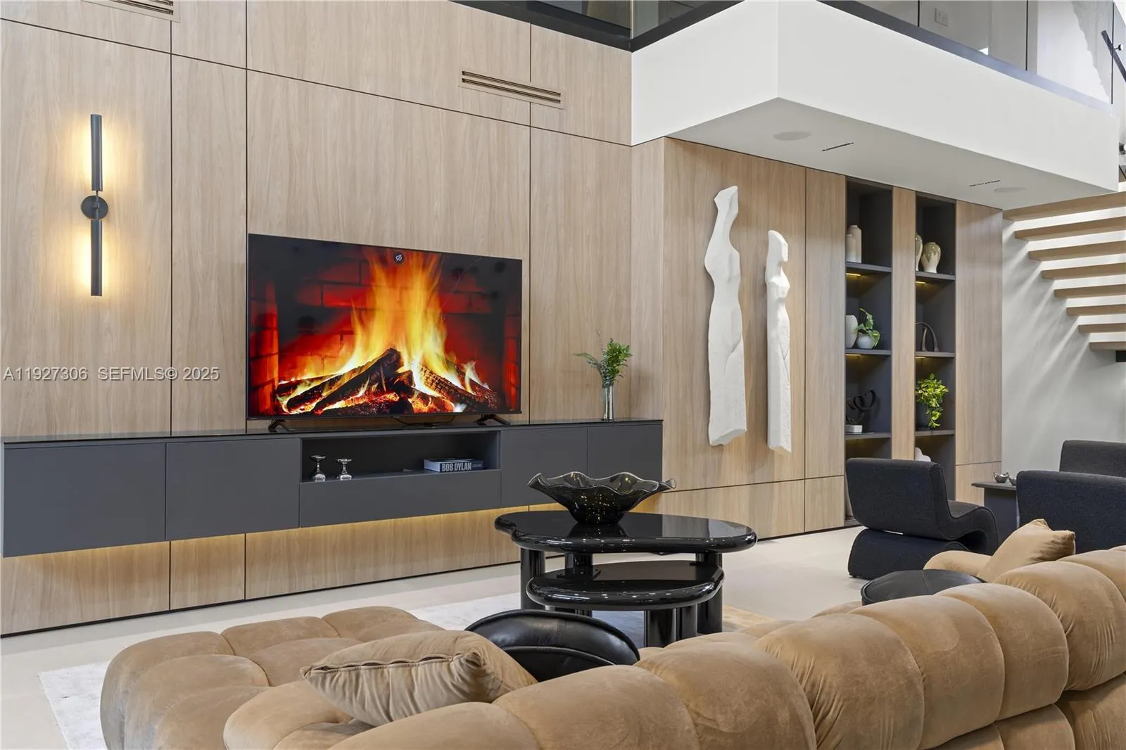 4 bedroom 6 bath for sale at 1008 NE 114th St, Biscayne Park FL 33161