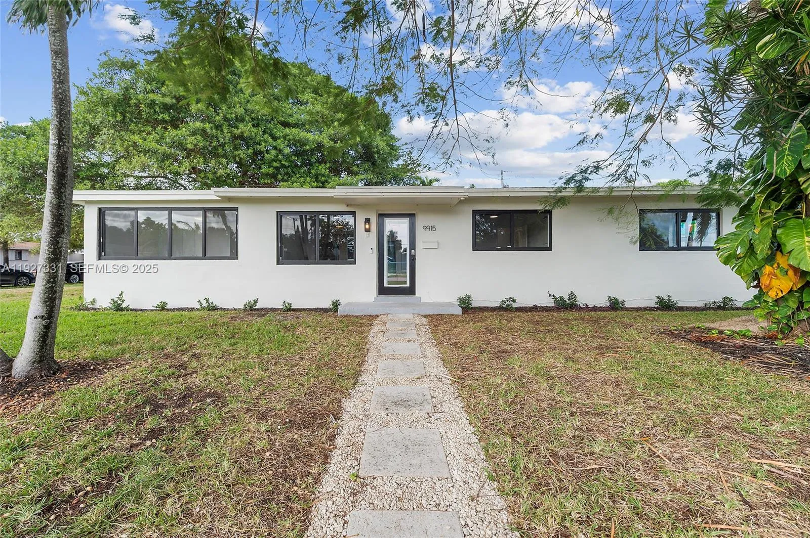 9915 SW 212th St, Cutler Bay FL 33189