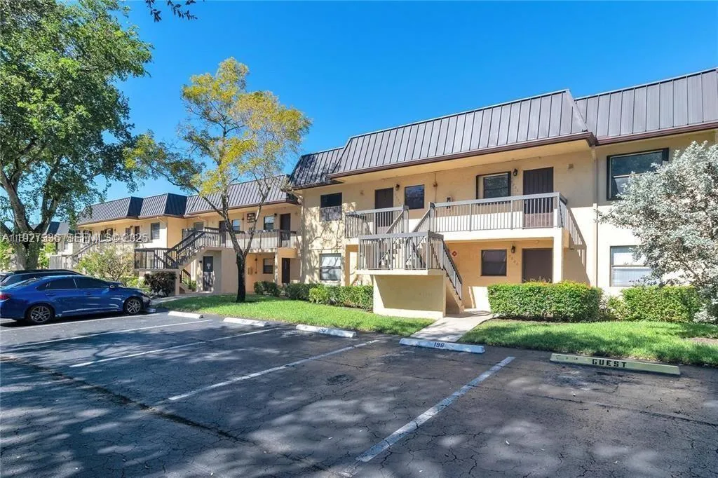 9173 NW 1st Ct # 202, Pembroke Pines FL 33024