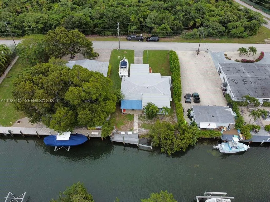 1403 Grouper Dr, Marathon FL 33050