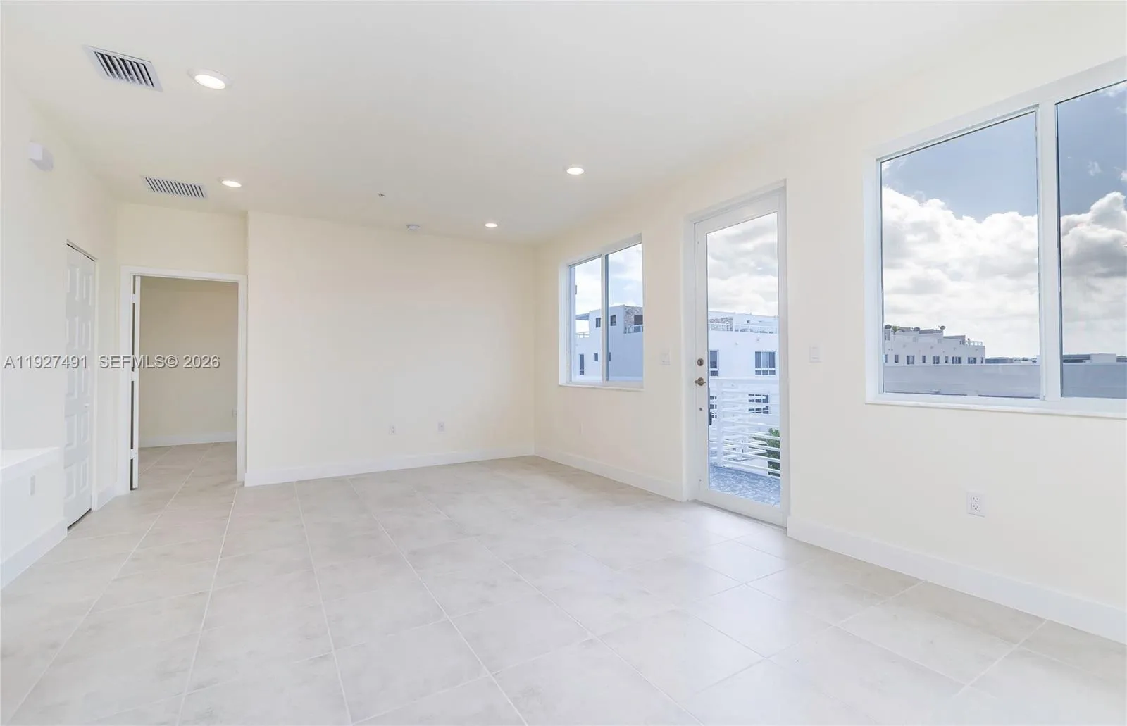 6450 NW 102 Path # 303, Doral FL 33178