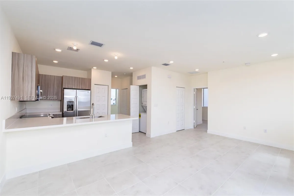 6450 NW 102 Path # 303, Doral FL 33178