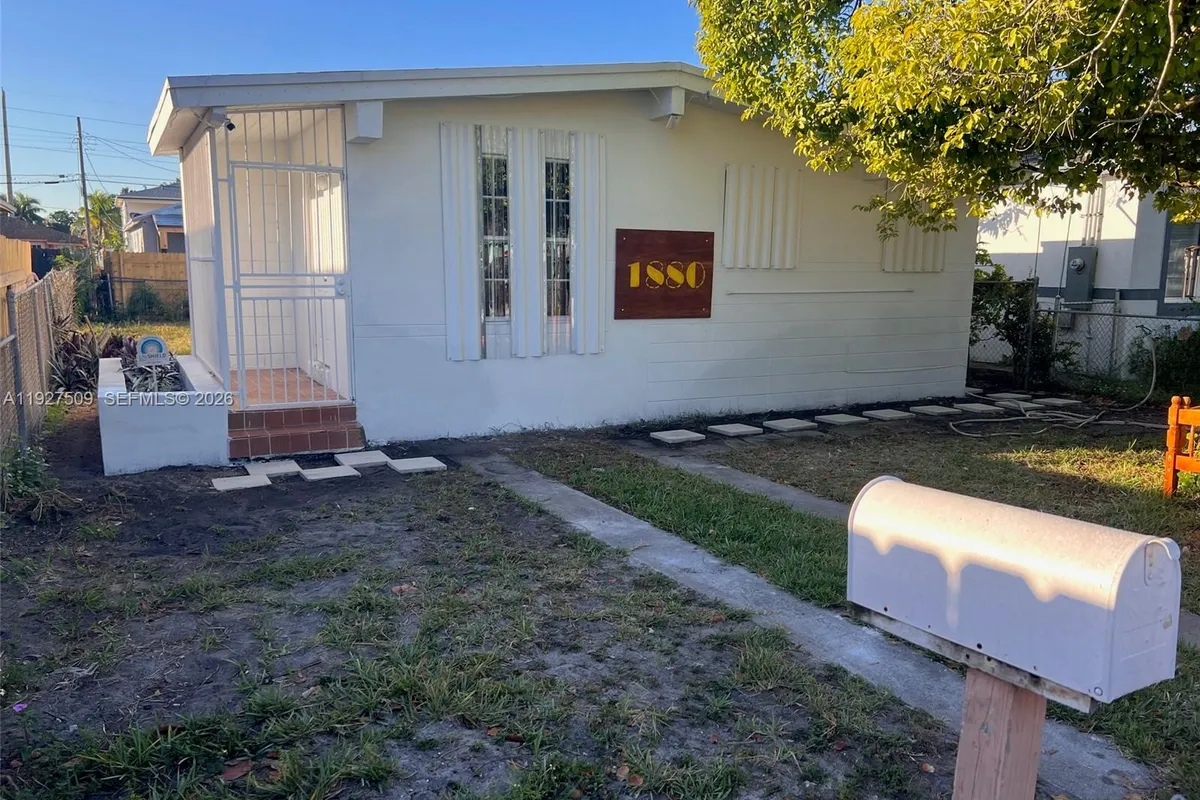 1880 NW 68th Ter, Miami FL 33147