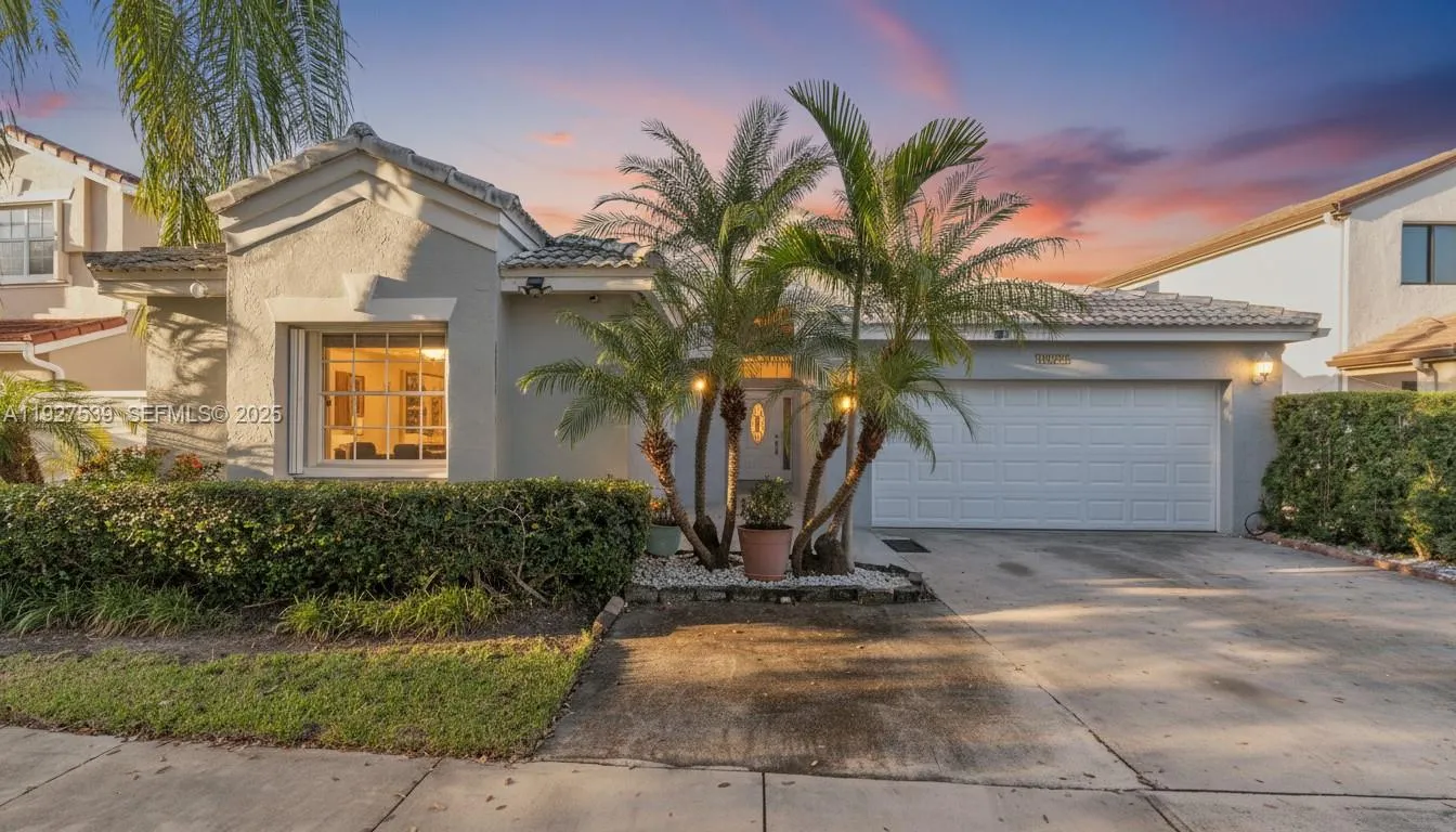 4 bedroom 2 bath for sale at 15529 SW 99th Ter, Miami FL 33196