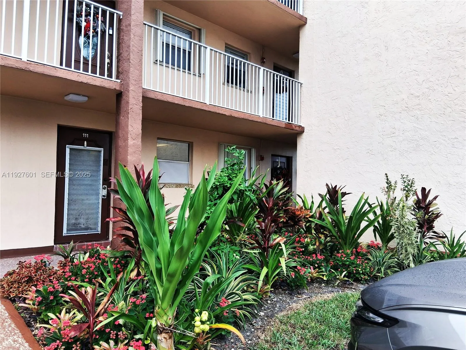 2 bedroom 2 bath for sale at 8841 Sunrise Lakes Blvd # 112, Sunrise FL 33322