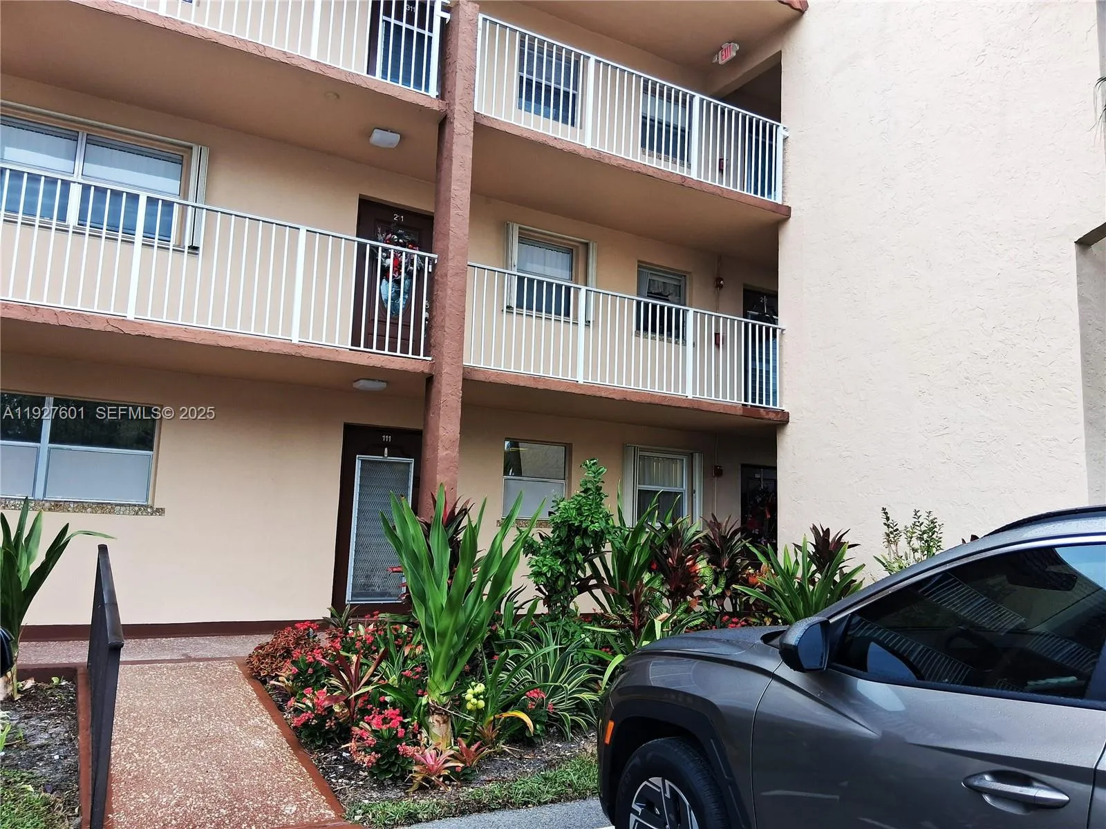 8841 Sunrise Lakes Blvd # 112, Sunrise FL 33322