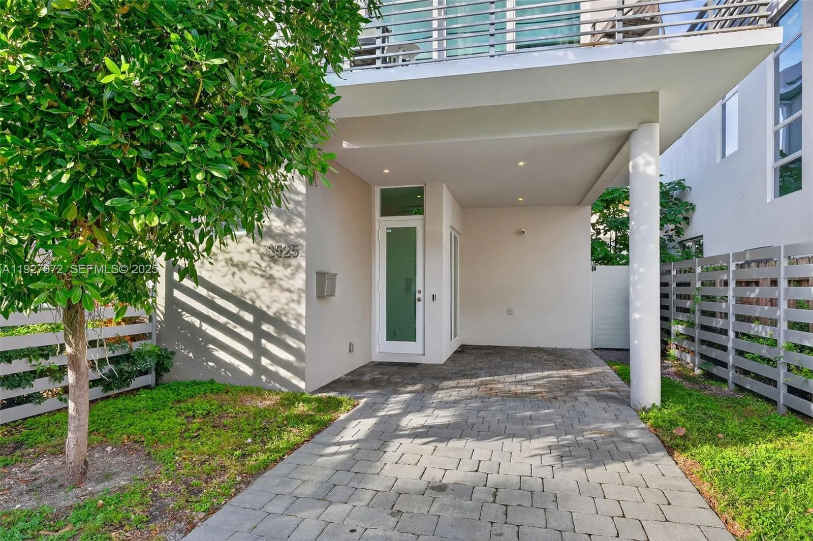 3525 Day Ave, Coconut Grove FL 33133