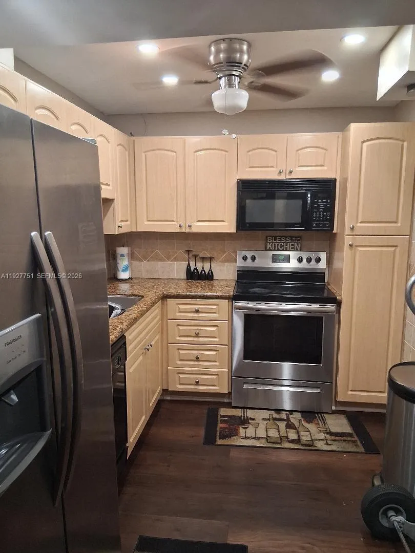 1000 Saint Charles Pl # L2, Pembroke Pines FL 33026