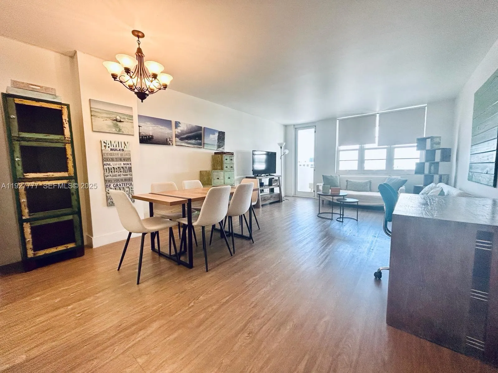 1 bedroom 1 bath for sale at 100 Lincoln Rd # 922, Miami Beach FL 33139