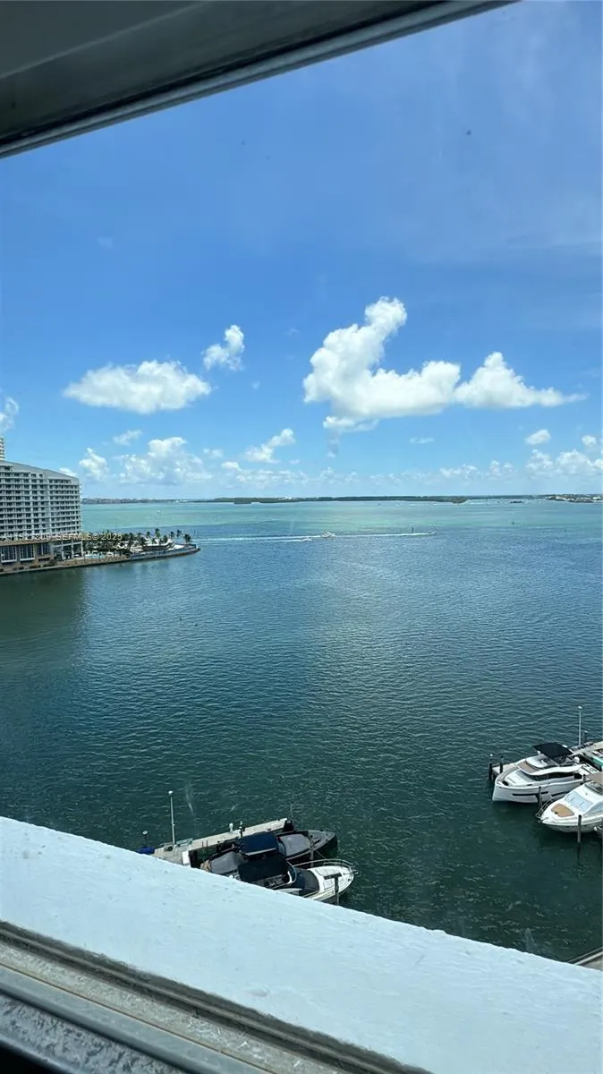 905 Brickell Bay Dr # B, Miami FL 33131