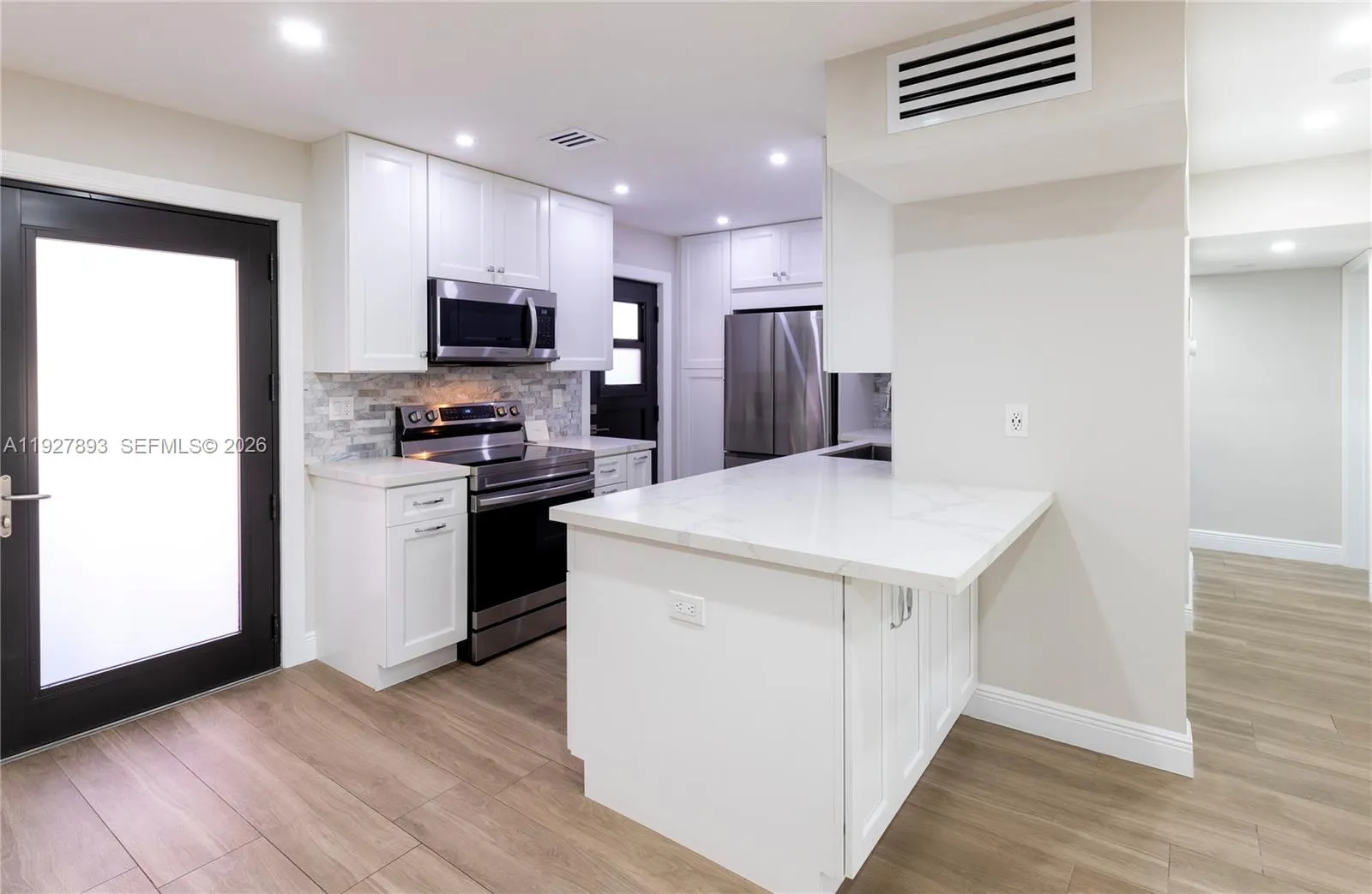6855 Edgewater Dr, Coral Gables FL 33133